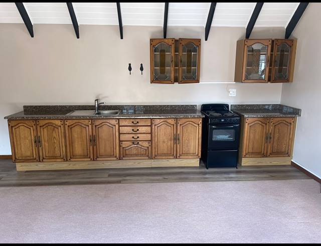 1 BEDROOM STUDIO APARTMENT TO LET IN CAMELOT GOLF CLUB AND ESTATE
